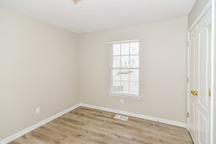 Building Photo - 612 Mable Dr