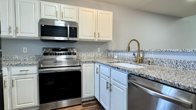 Building Photo - 4619 McClelland Dr