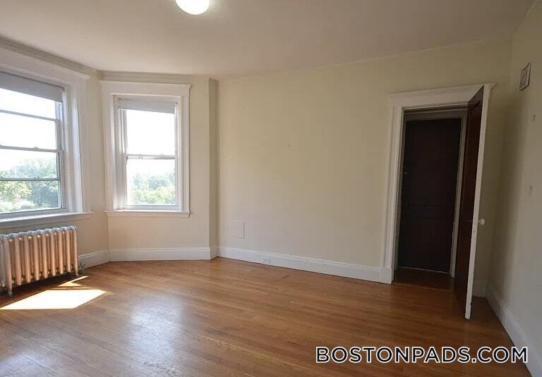 Building Photo - 1167 Boylston St