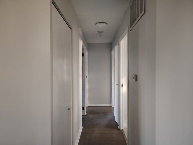 Building Photo - 434 Kenyon Ave