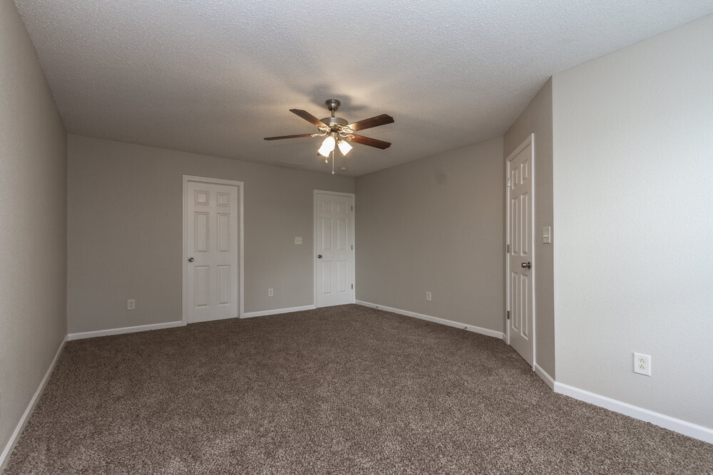 Building Photo - 5963 Liverpool Ln