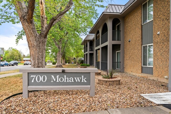 Building Photo - Mohawk Drive Apartments