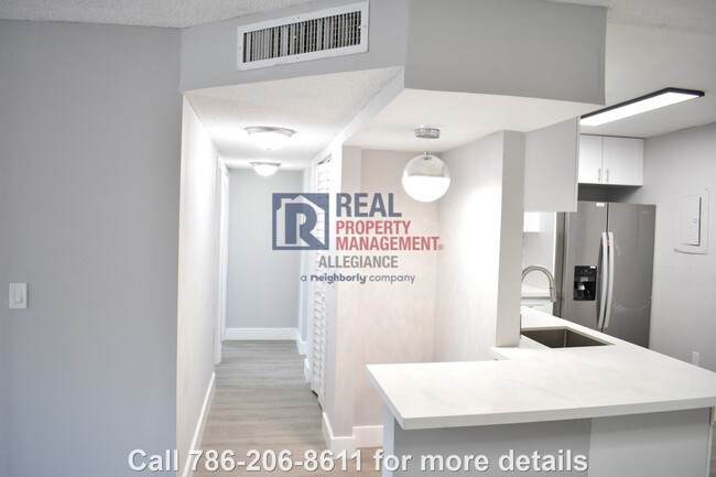 Building Photo - Modern Charm: Newly Renovated 2 Bed 2 Bath...