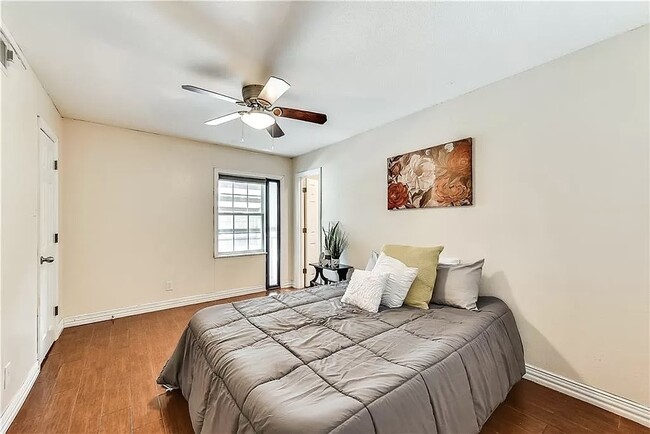 Bedroom #2 - 2711 Throckmorton St