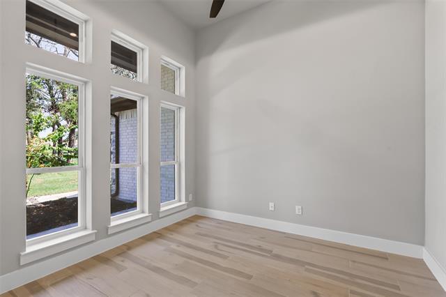 Building Photo - 1064 Glenoaks Dr