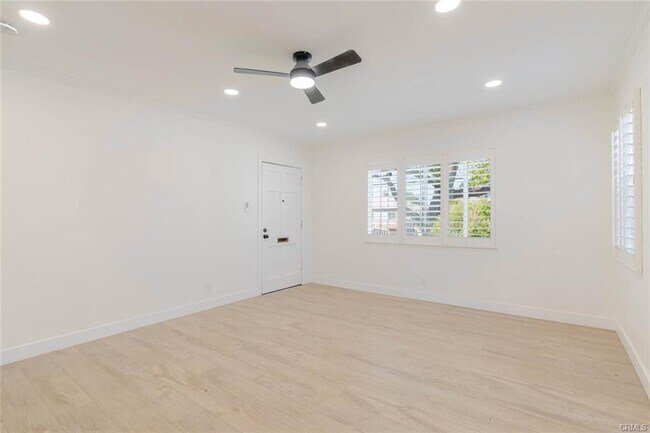 Building Photo - 8108 Lemona Ave