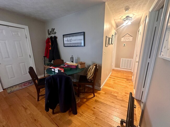 Building Photo - Charming Home in Radford