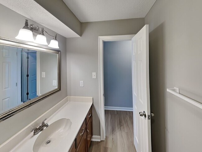Building Photo - 711 Cedar Brake Dr