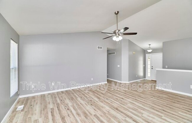 Building Photo - 4927 Triple Tree Ct