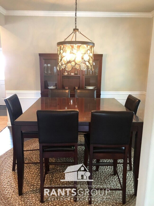 Building Photo - Beautiful Tumwater Home with Stunning Kitchen & Spacious Layout