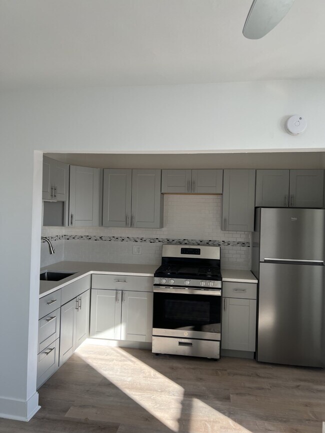 Kitchen - 641 W. Aldine