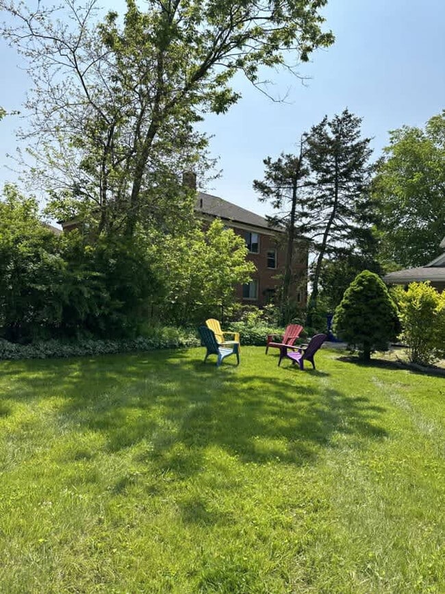 Building Photo - 16806 Pilgrim Ave