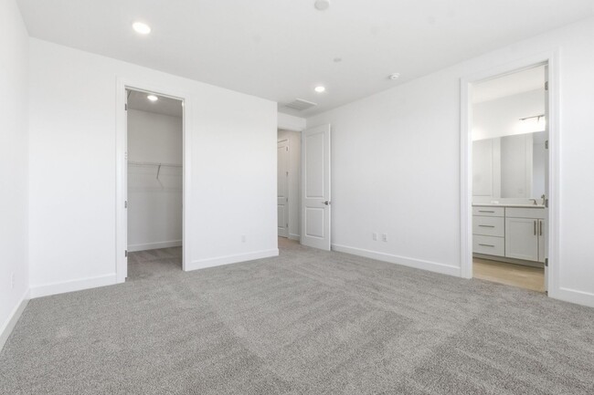 Building Photo - 320 Lynwood Station Blvd