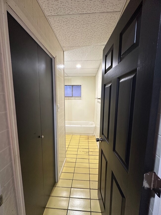 Building Photo - 103 S 8th St