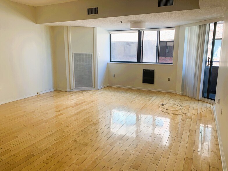 Building Photo - 147 Kelton St