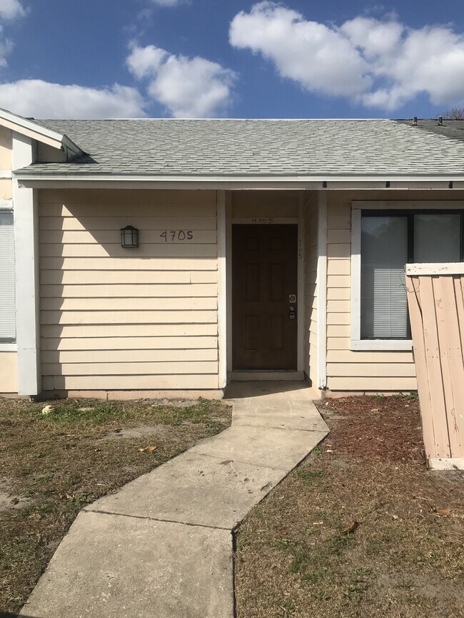 Building Photo - 4705 Almond Willow Dr