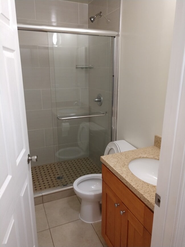 Building Photo - 1246 Bush St