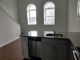 Building Photo - 2231 Bryn Mawr Ave