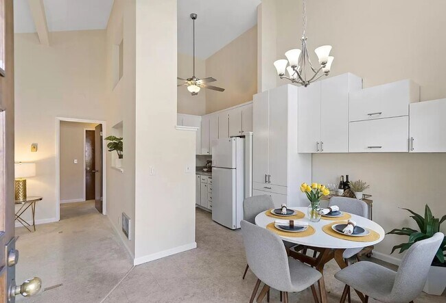 Building Photo - Executive-Style Unit Available Now