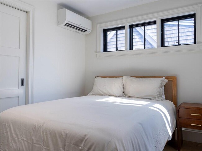 Building Photo - 7 Dearborn St