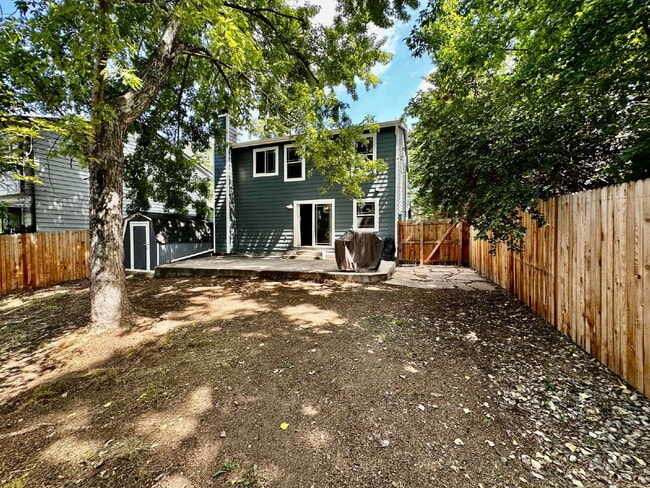 Building Photo - "Charming 3-Bed Home with Finished Basemen...