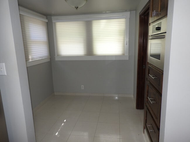 Building Photo - Beautiful home in Historic Folsom!