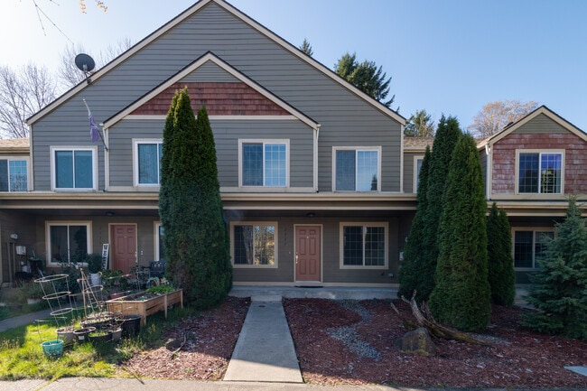 Building Photo - 2732 Hidden Springs Loop SE