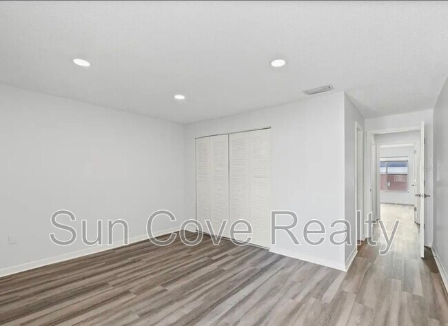 Building Photo - 9940 7th Way N