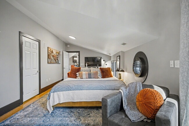 Building Photo - 261 S Limestone