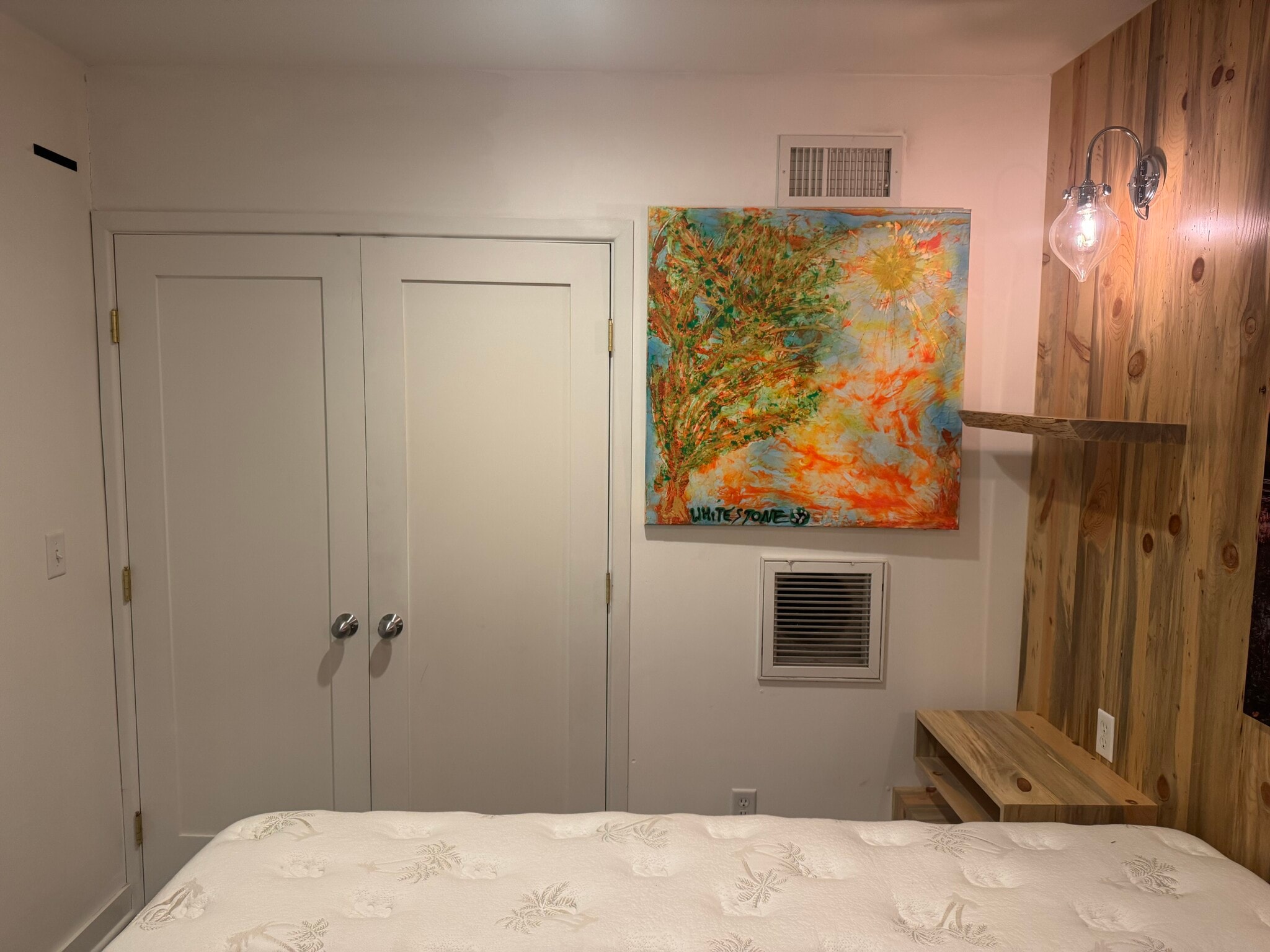 Building Photo - 342 S Mount Vernon Ave