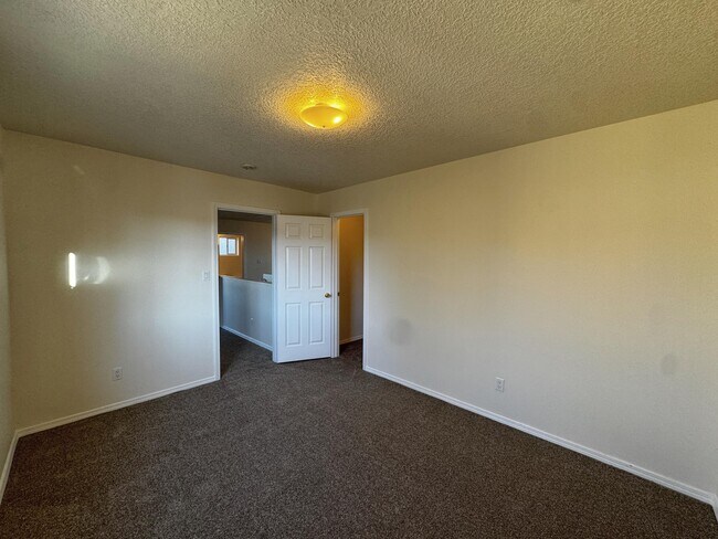 Building Photo - 8300 Bluffs Edge Pl NW