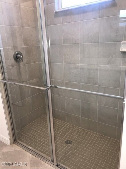 Building Photo - 2016 Vermont Ln