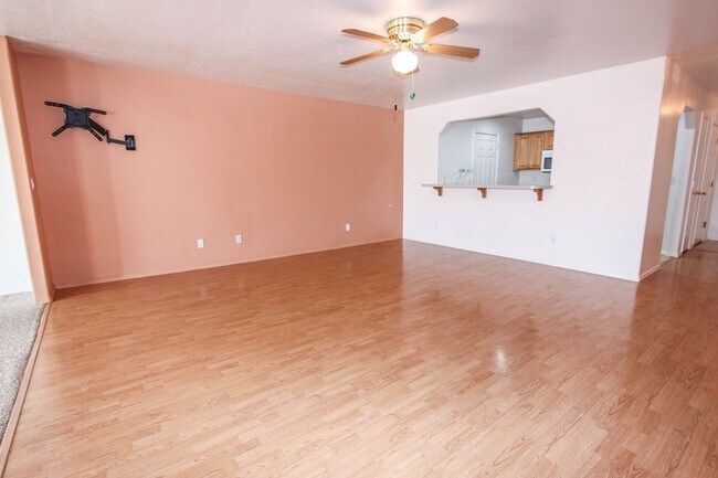 Building Photo - Three Bedroom Prescott Valley Duplex - APPLICATION PENDING