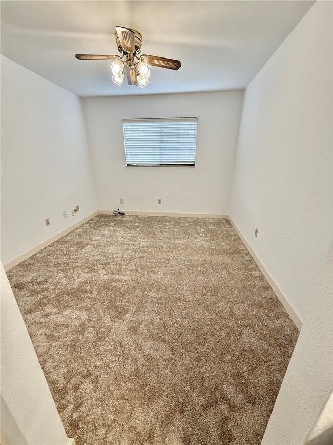 Building Photo - 122 Ashley Dr