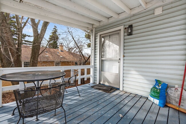 Building Photo - 741 S Jackson St