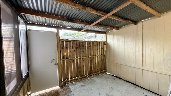 Building Photo - 7202 S Dairy Ashford Rd