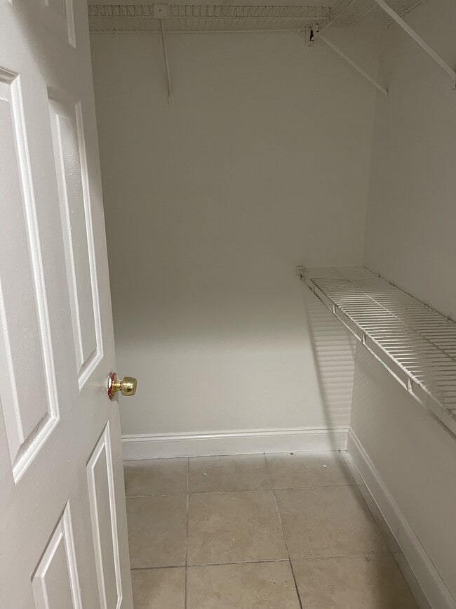 Building Photo - 4094 Dijon Dr