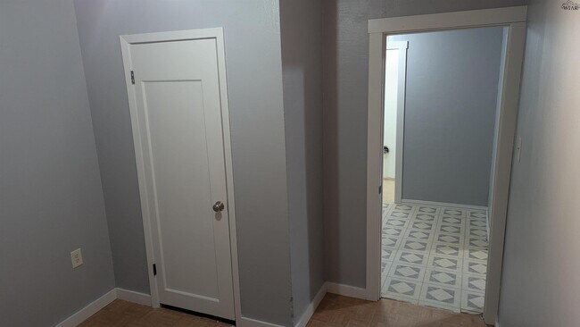 Building Photo - 1400 34th St