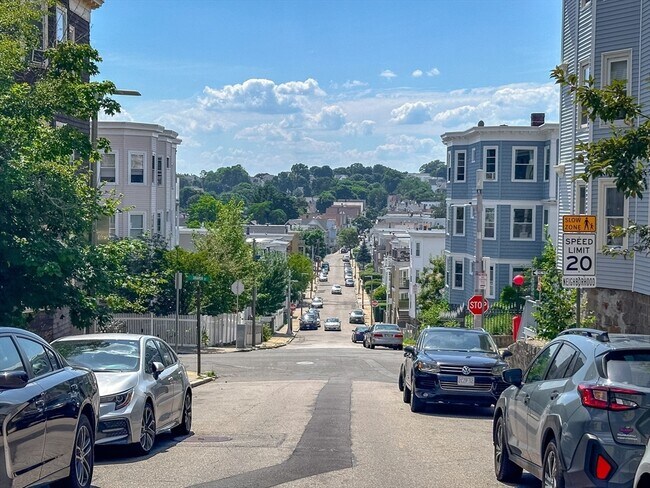 Building Photo - 152 Homes Ave