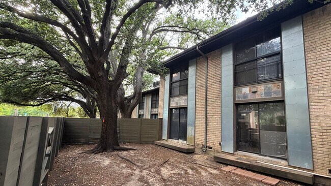 Building Photo - 106-E Eden at Avondale