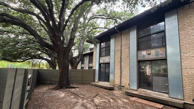Building Photo - 4123 Avondale Ave