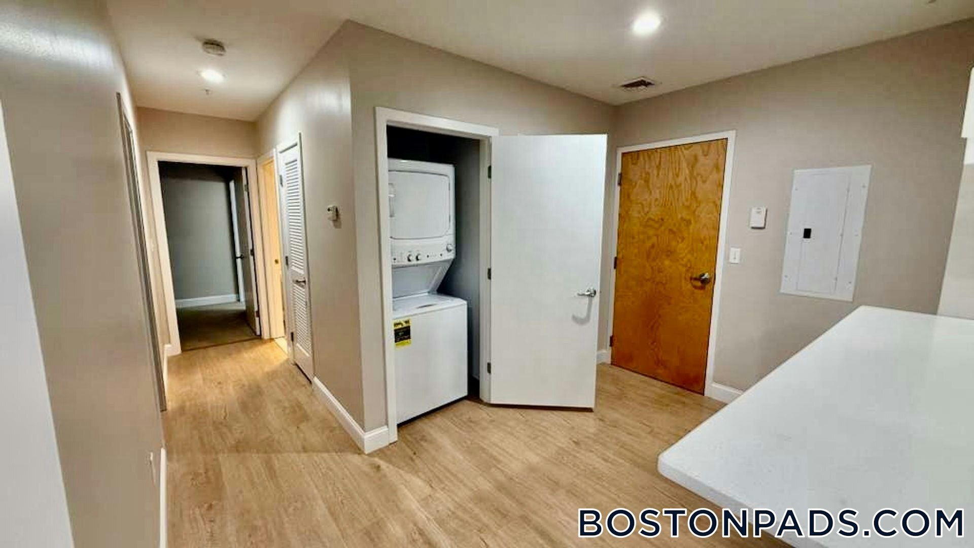 Building Photo - 75 S Main St