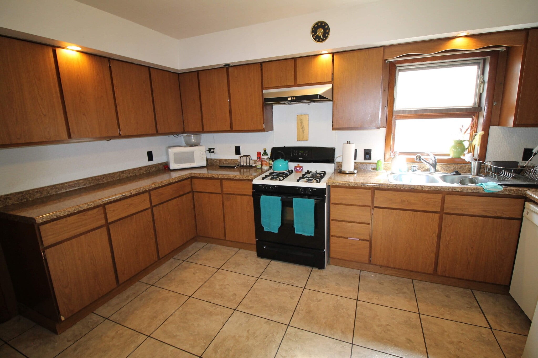 Building Photo - 2038 W Augusta Blvd