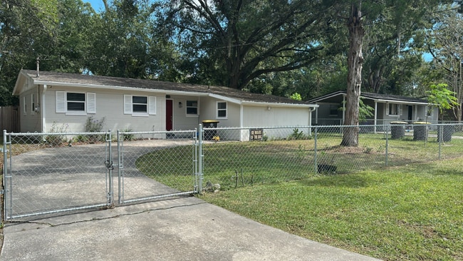 Building Photo - 2235 Looking Glass Ln