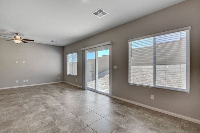 Building Photo - 2021 SINGLE FAMILY HOME IN GATED COMMUNITY