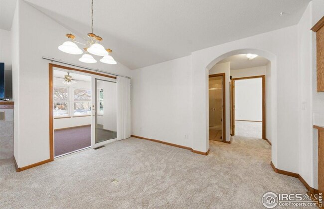 Building Photo - 2615 Anemonie Dr