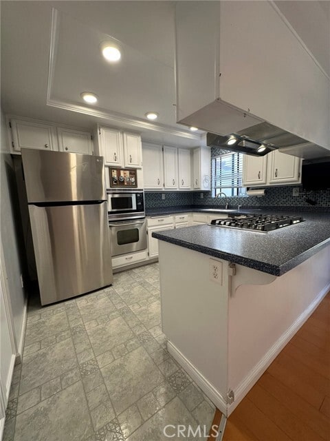 Building Photo - 676 Shepard St