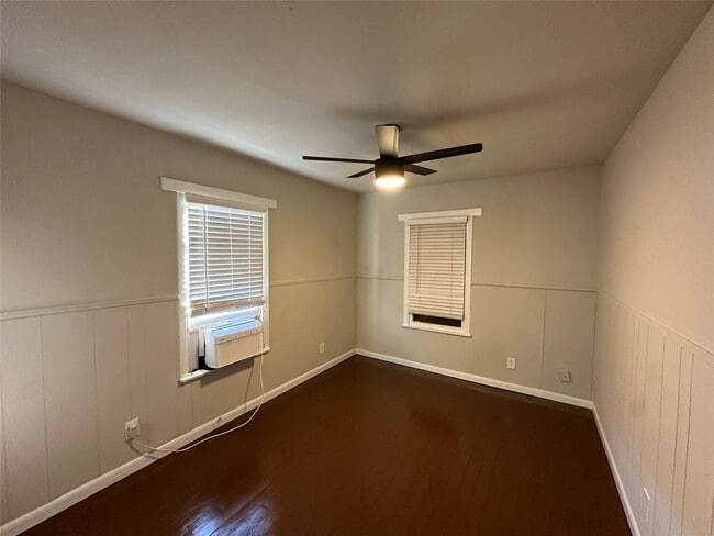 Building Photo - 2717 Napoleon St