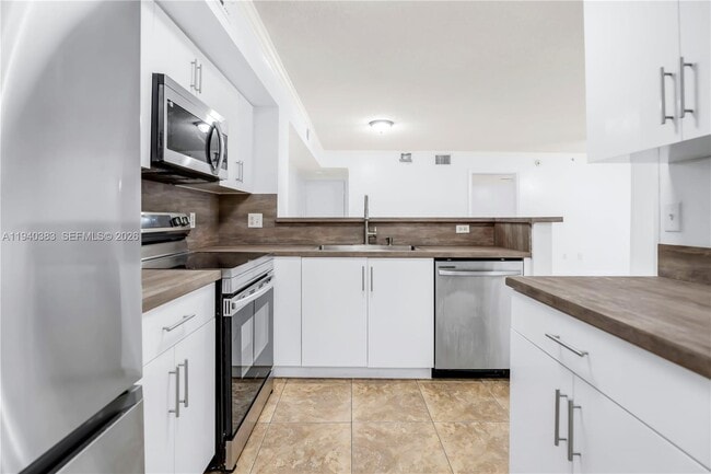 Building Photo - 2123 Renaissance Blvd