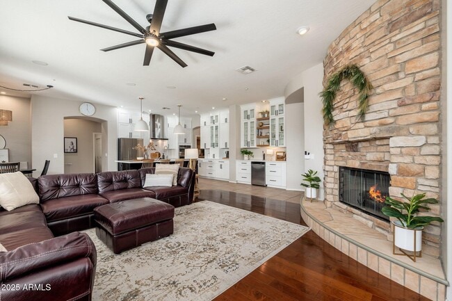 Building Photo - 5712 E Blue Sky Dr